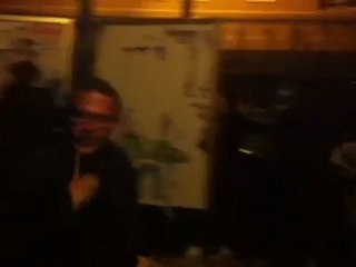 Saccage d'un panneau d'affichage libre par des militants PS de Guyancourt (78)
