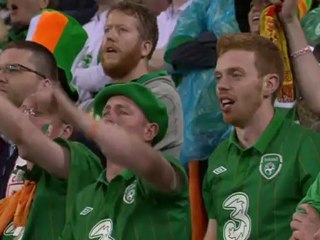 Spanien gegen Irland - Die Iren singen