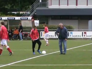 Dovo C-6 tegen Dovo Veteranen 35+ De aftrap!!!