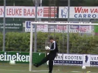 Dovo C-6 tegen Dovo Veteranen 35+ De warming up!!!