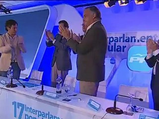 Rajoy dice que no va a aplicar, por ahora, las propuestas del FMI