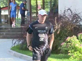 Euro-2012: les Bleus se recueillent à la mémoire de Thierry Roland