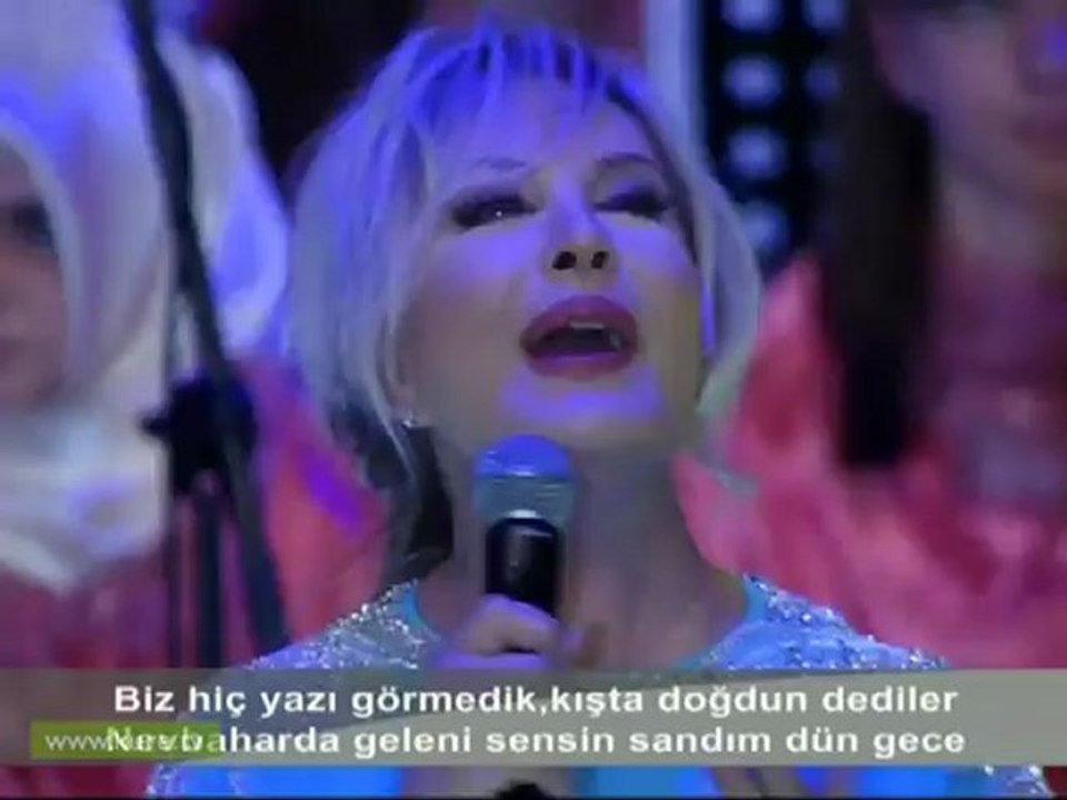 Emel Sayın ve Azerbaycanlı Sema Sultanova'nın Naat düeti (Dün Gece)