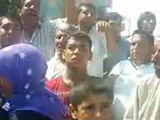 ŞANLIURFA CEZAEVİNİN ÖNÜNDE HALK İSYAN EDİYOR