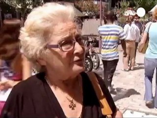 Greci al voto schiacciati dalla povertà. "Paura per i...