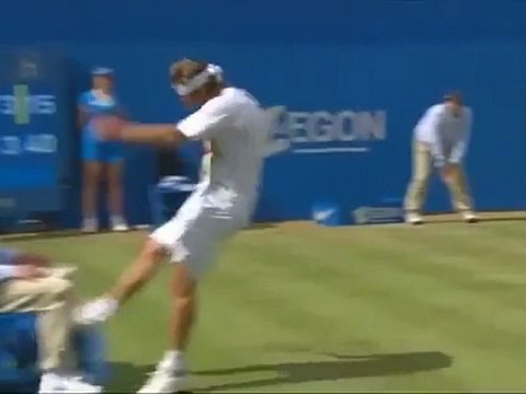 Tennis : Davis Nalbandian frappe l'arbitre (Queen's 2012)