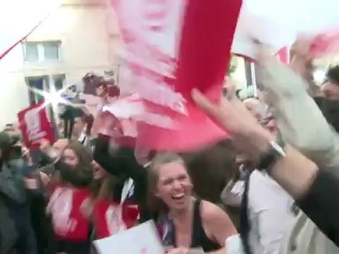 Ambiance au siège du parti socialiste lors de l'annonce des résultat des élections législatives