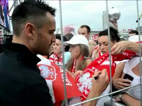 Euro: les Polonais remercient leurs fans enthousiastes