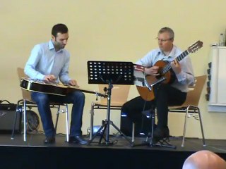 M2U00975 Duo de professeurs de guitare