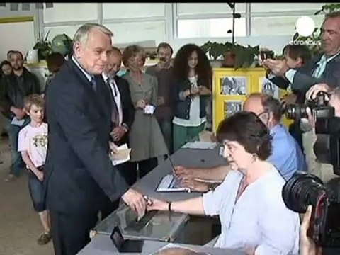 Socialists take political control in France