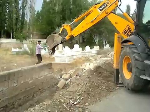 HAKVEYİS MEZARLIĞI KEPÇE GETİRDİK