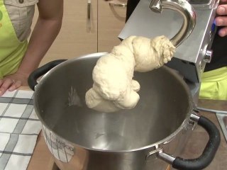Pâte à pizza au robot  - 750 Grammes
