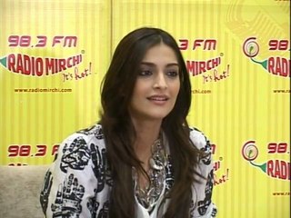 Sonam Kapoor On A Movie Date With Rumoured Beau! - Bollywood Gossip