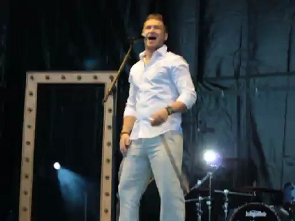 Rodney, 1ère partie d'Ln samedi qui reprend Michel Telo