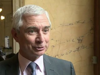 Assemblée: Guigou et Bartolone candidats pour la présidence