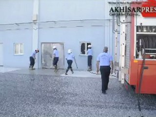 Akhisar Gıda Çarşısında Depo Yanarak Kül Oldu