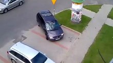 Mulher a tentar sair do estacionamento... só visto | tabonito.pt