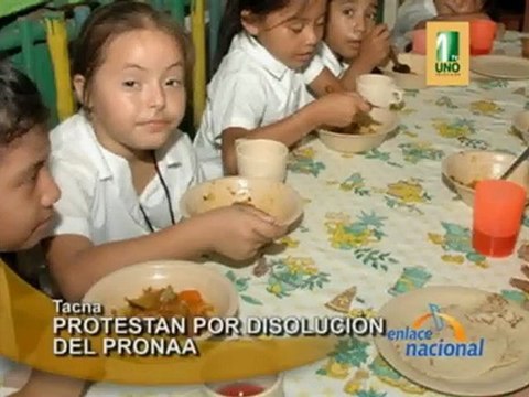 Tacna Trabajadores del PRONAA protestan por el cierre de la institucion