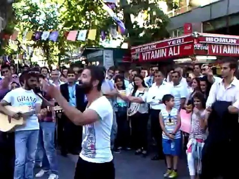 Koray AVCI & Oğuzhan Arslan kızılay-karanfil sokak 18-06-12 part 3