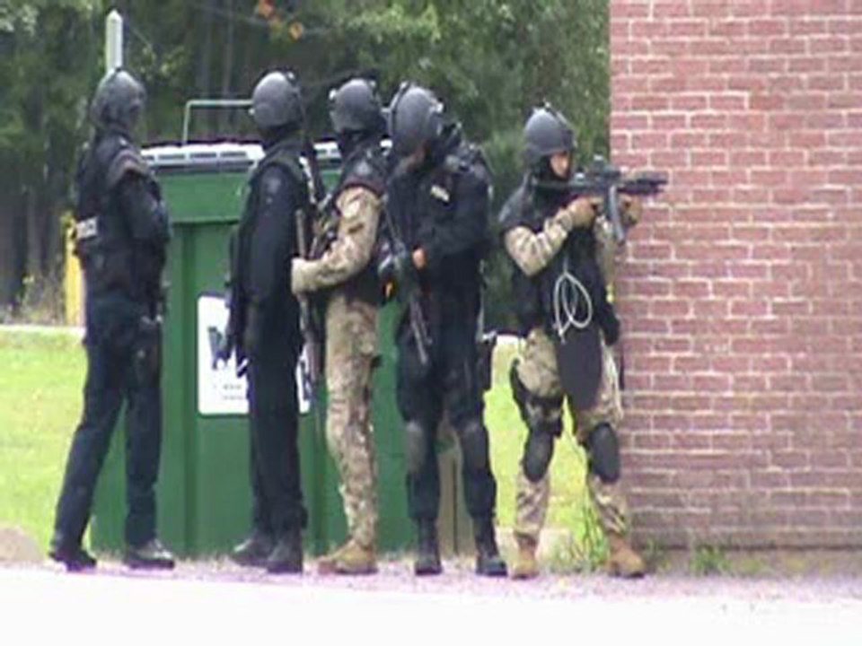 Armed Robbery gone wrong Hostage GRAPHIC Moncton