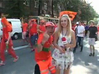 Голландцы и харьковский репортер. Holland fans _ Ukrainian j