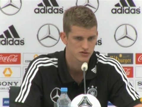 Lars Bender - Politik spielt in der Partie gegen Griechenland keine Rolle