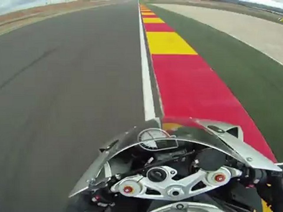 Onboard BMW S1000RR at Motorland Aragon