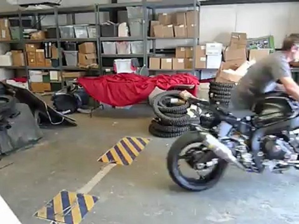 Exhaust Pipe Shootout: LeoVince vs. Yoshimura