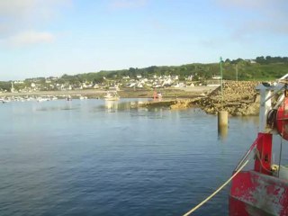 port et plage de LOCQUéMEAU musique d'AVEL DRO