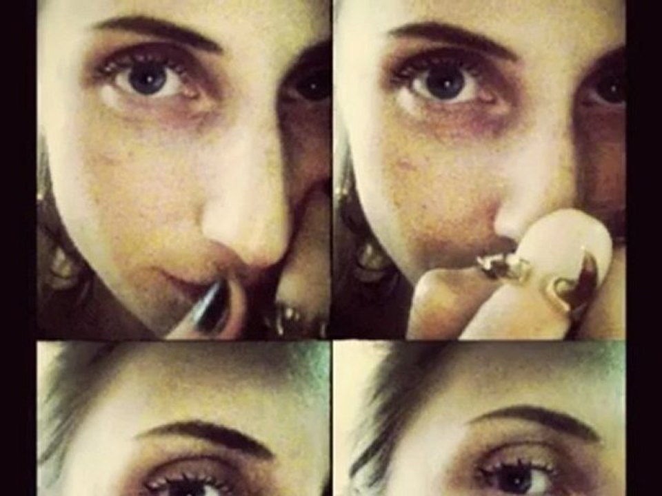 FaCe To FaCe... AcCoMPaNiED JoAn BaeZ "BLoWiN' In THe WiND" (By EzGi KoRoGLu)