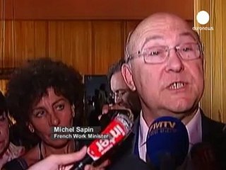 Cameron ofrece acoger a las empresas francesas