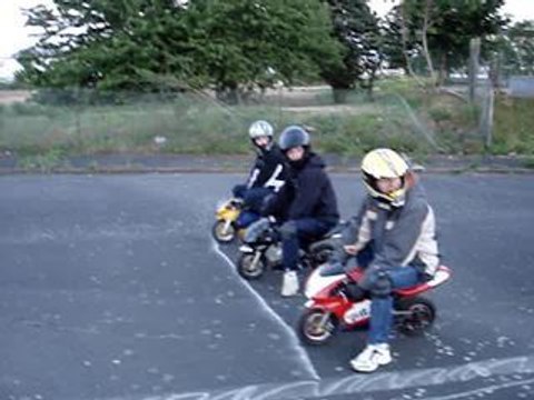 Ducati 999 VS Yamaha R1 VS CBR 1000