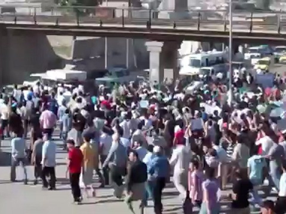 Syria فري برس السكري أروع مقطع لتشييع الشهيد احمد وضاح ستر 19 6 2012 Aleppo