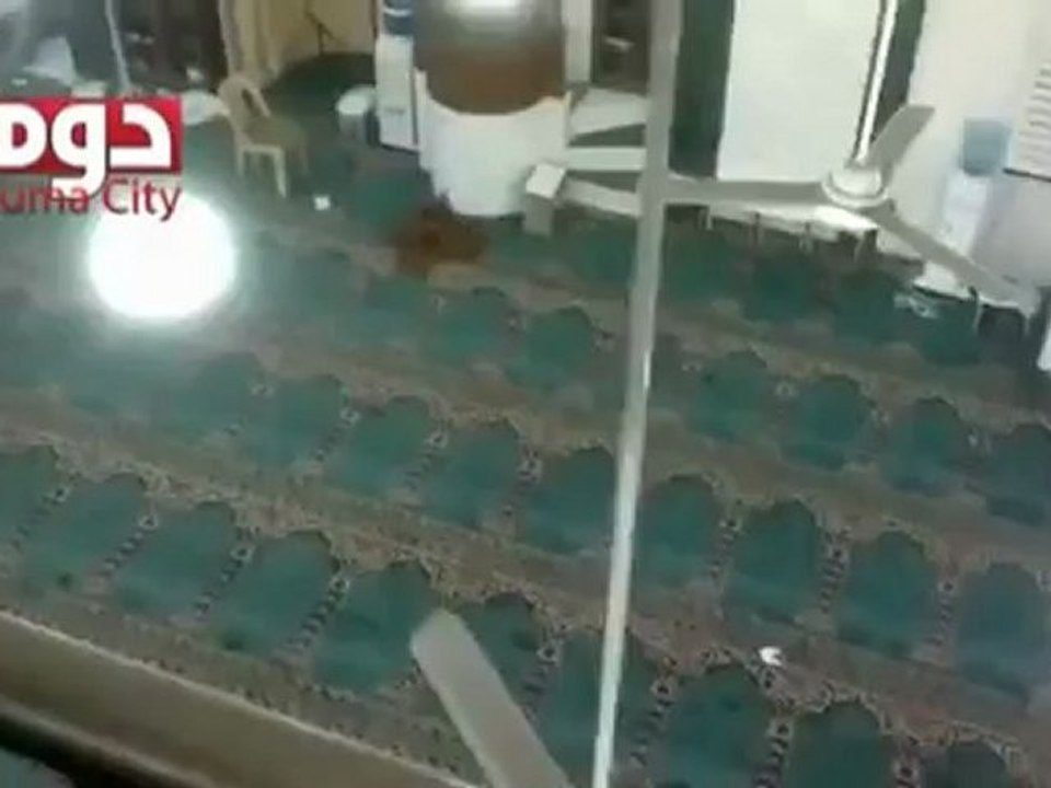 Syria فري برس ريف دمشق دوما هاااااااام   اقتحام مسجد البغدادي الغربي من قبل عصابات الاسد 19 6 2012 Damascus