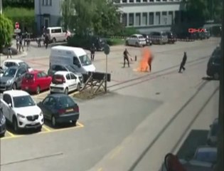Mahkeme Önünde Kendini Böyle Yaktı