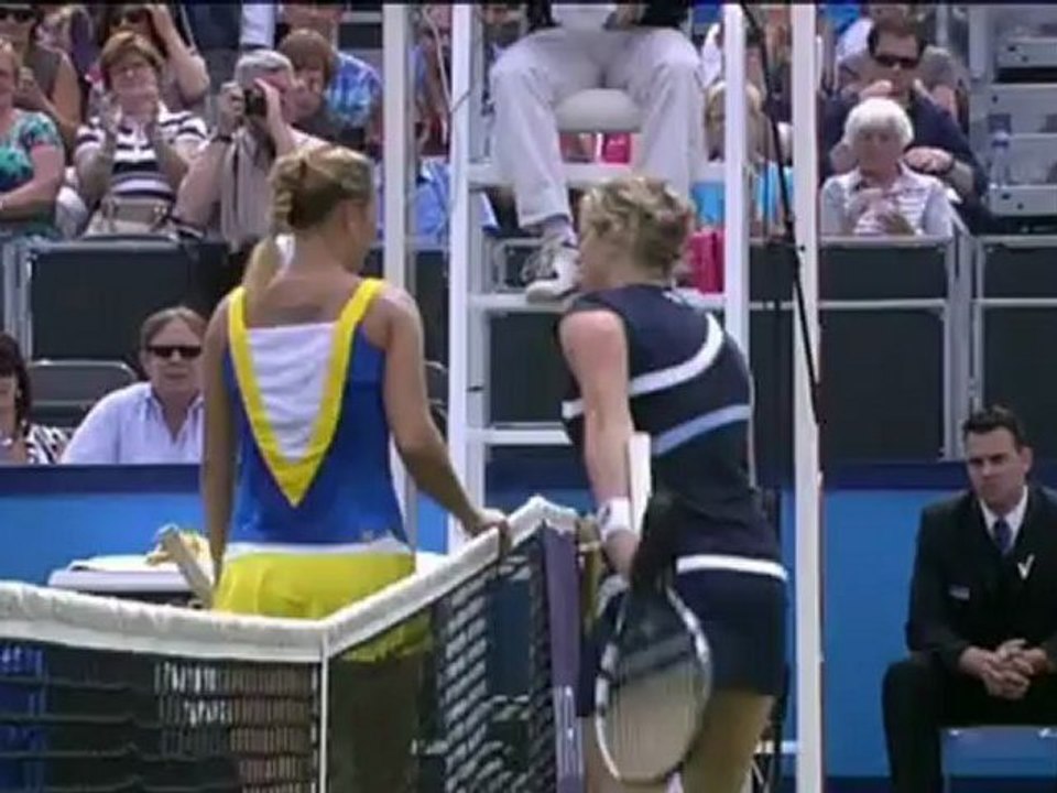 Clijsters rozbija Bondarenko