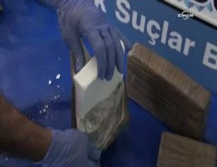 Durdurulan araçtan 3 kilo eroin çıktı