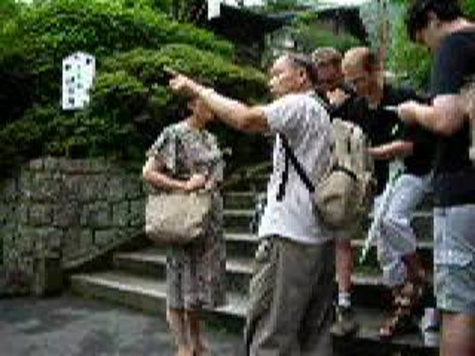 Des japonais nous demande le chemin????