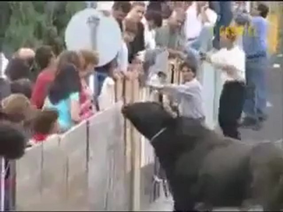 KOMEDİ.