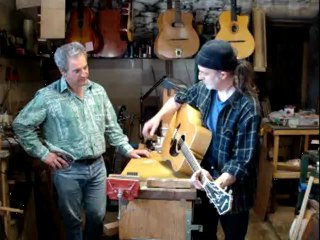 Harmonisation énergétique d'une guitare chez Franck GUILLEMIN, luthier à CARENTOIR (56)