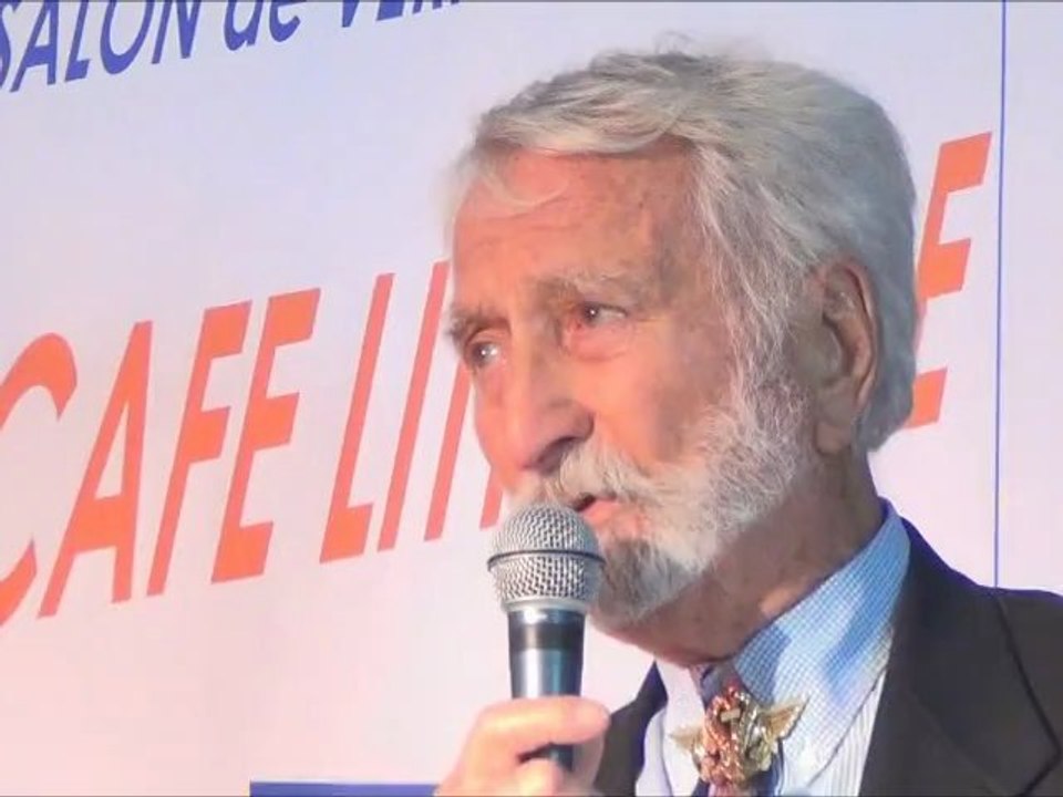 Bob Maloubier au salon l'Eure d'été du livre de Venron