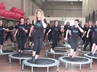 Monya fitness saltellare sul trampolino è il più efficiente ed efficace esercizio mai inventato