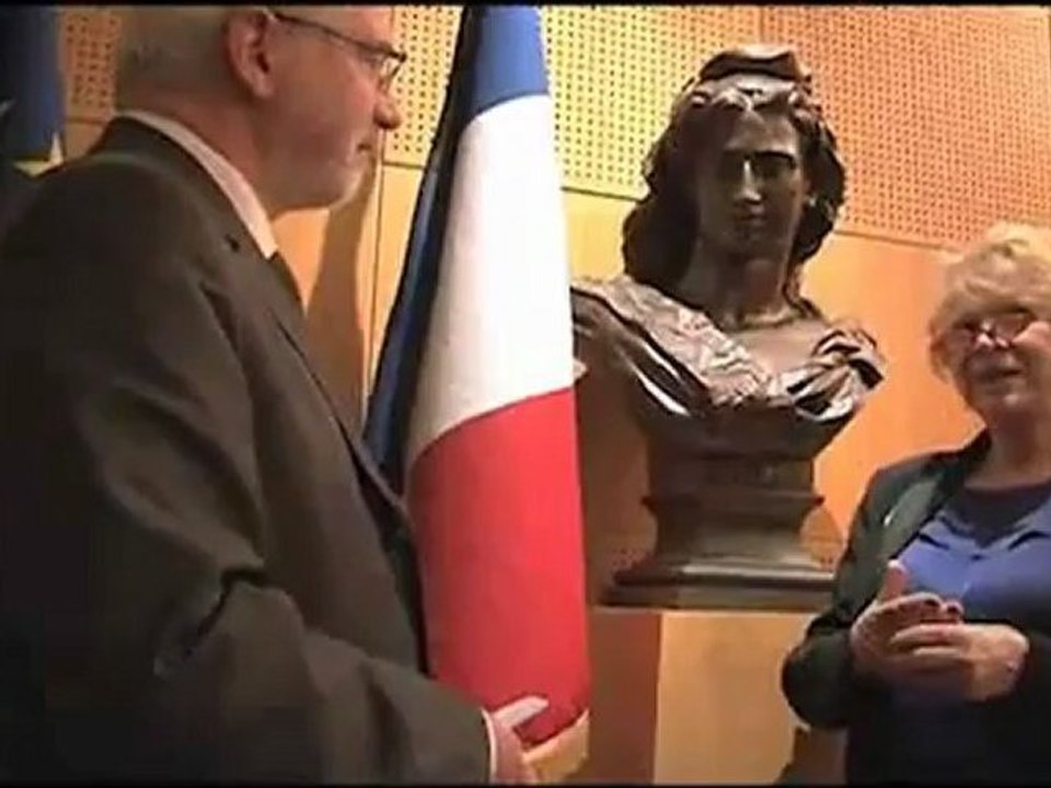 EVA JOLY CHEZ LES FRANCS-MAÇONS AU GRAND ORIENT DE FRANCE