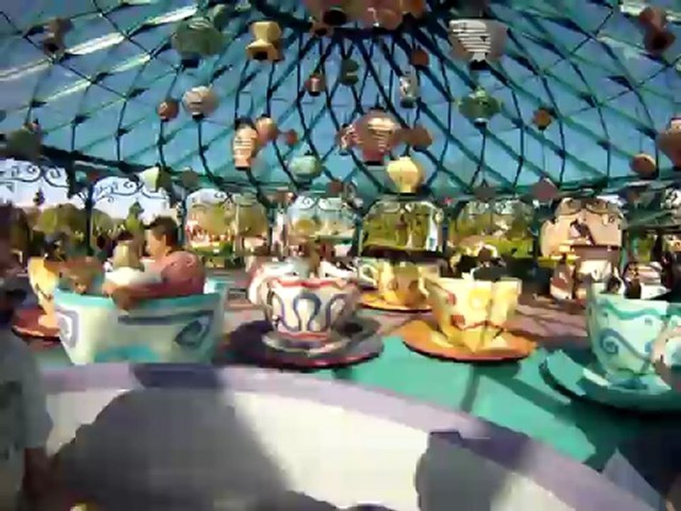 Mad hatter's tea cups