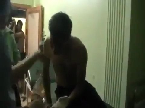 Syria فري برس حلب اعزاز احد المصابين جراء القصف العشوائي 20 6 2012 Aleppo