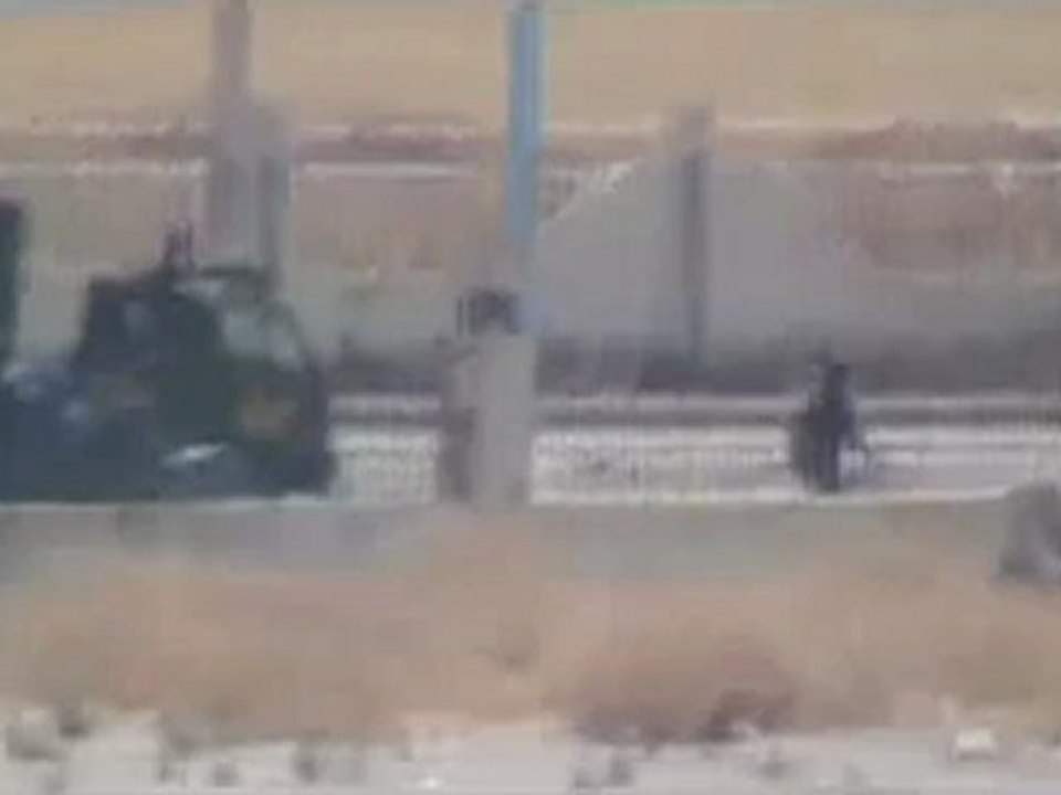 Syria فري برس حماه المحتلة  قصف على حي جنوب الملعب بحماة 20 6 2012 Hama