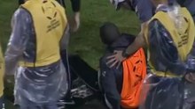 FAIL! Adriano brutally knocked down ball-boy (Corinthians-Santos)