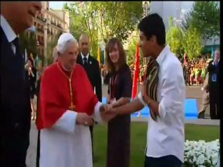 El Papa se reúne en CIbeles con miles de personas
