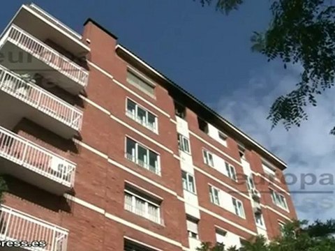Muere una mujer en un incendio de un piso barcelonés