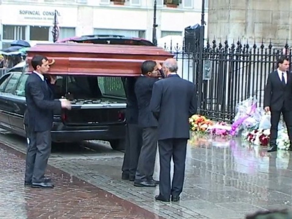Dernier hommage à Thierry Roland à l'église Sainte-Clotilde avec Michel Platini Jean-Michel Larqué